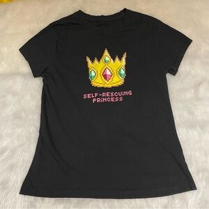 “SELF-RESCUiNG PRiNCESS” gamer T Shirt Size Medium